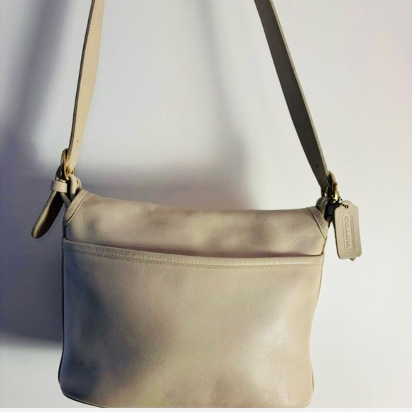 Coach Vintage Fletcher Ivory Leather Crossbody - Picture 4 of 14